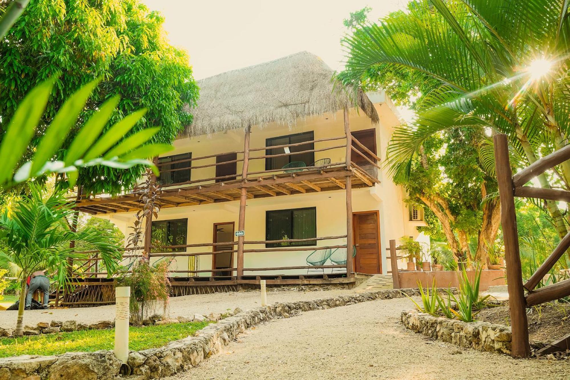 Royal Palm Bacalar Cabanas & Lagoon Club Bagian luar foto