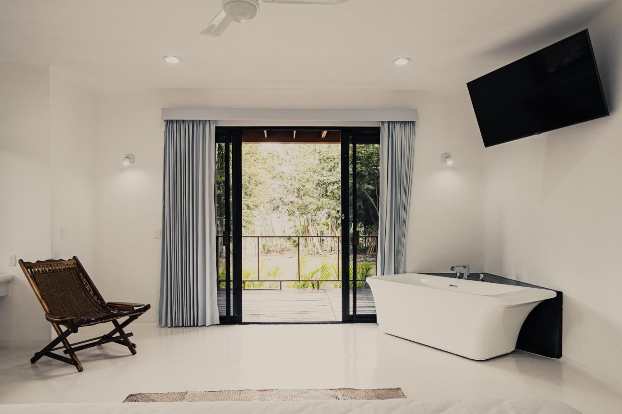 Royal Palm Bacalar Cabanas & Lagoon Club Bagian luar foto