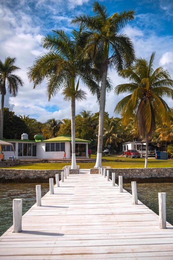 Royal Palm Bacalar Cabanas & Lagoon Club Bagian luar foto