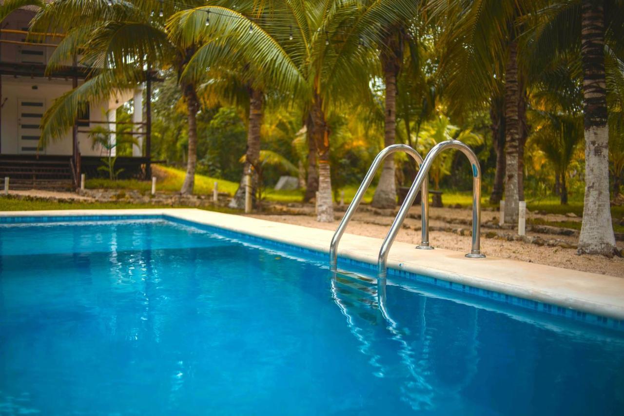 Royal Palm Bacalar Cabanas & Lagoon Club Bagian luar foto